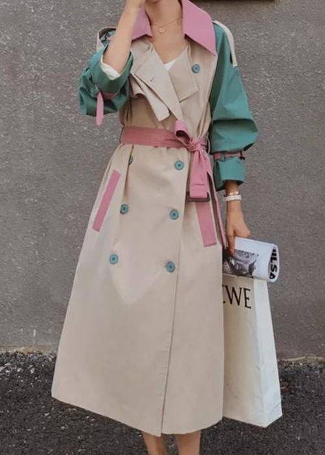 Unique Trench Coat, Colored Trench Coat, Chic Outerwear, Elegante Casual, Fashionista Clothes, Looks Street Style, Abayas Fashion, Coat Outfits, Fashion Design Clothes