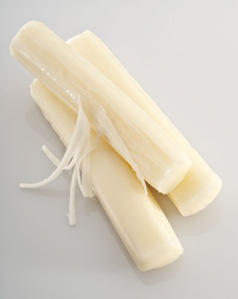 Pregnancy Snacks, Healthy Bedtime Snacks, Power Snacks, Snacks Under 100 Calories, Healthy Protein Snacks, Under 100 Calories, Cheese Food, Low Carb Snack, String Cheese