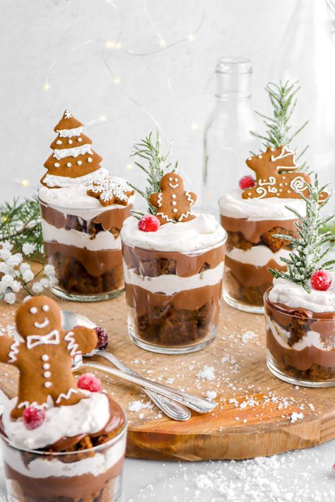 Chocolate Pudding Trifle, Gingerbread Desserts, Cranberry Cupcakes, Pudding Trifle, Gingerbread Trifle, Easy Dessert Recipes Christmas, Frosted Cranberry, Holiday Flavors, Christmas Trifle