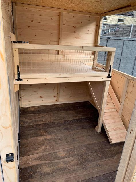 Bunny Coop Ideas, Bunny Hutches Outdoor, Bunny Sheds Outdoor, Bunny Shed Ideas, Rabbit Outdoor Enclosure, Bunny Enclosure Outdoor, Bunny Hutch Diy Outdoor, Rabbit Barn Ideas, Outdoor Rabbit Enclosure Diy