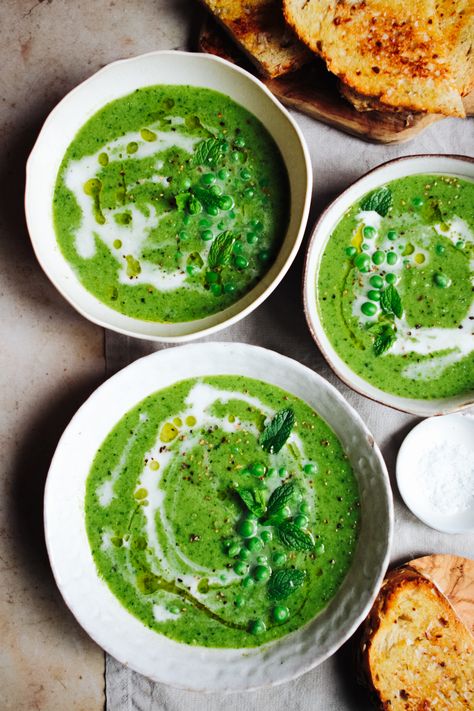 Mint Soup, Pea And Mint Soup, Green Pea Soup, Green Soup, Mint Recipes, Pea Recipes, Pea Soup, Super Greens, Green Peas