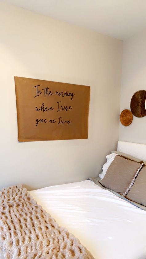 Biblical Room Decor, Above Bed Decor College, Room Banner Aesthetic, Christian Dorm Room Ideas, Christian Dorm Room, Christian Apartment, Christian Room Ideas, Christian Bedroom Ideas, Tapestry Above Bed