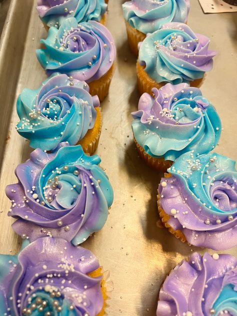 Pink Purple And Teal Cupcakes, Purple And Blue Cupcakes, Sanrio Cake, Bday Cupcakes, Teal Cupcakes, Rosette Cupcakes, Frozen Cupcakes, Pull Apart Cupcake Cake, Purple Cupcakes