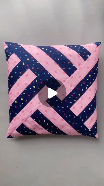 Sewing Pillows Ideas, Diy Cushion Covers, Pillow Cases Tutorials, Cushion Cover Pattern, Quilted Pillow Covers, Embroidery Stitches Beginner, Pillows Decorative Diy, Sewing Cushions, Diy Pillow Covers