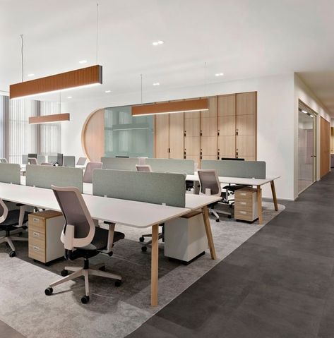 Office Snapshots (@officesnapshots) • Instagram photos and videos Open Concept Office, Workstations Design, Davis Furniture, Open Space Office, Office Interior Design Modern, Office Workstations, Space Interiors, Adjustable Height Table, Open Office