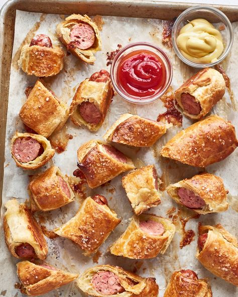 Recipe: The Easiest Pigs in a Blanket | Kitchn Party Snacks For Adults, Football Party Appetizers, Best Superbowl Food, Chicken Scallopini, Party Snack Food, Potato Bites, Snacks For Adults, Frozen Puff Pastry, Superbowl Party Food