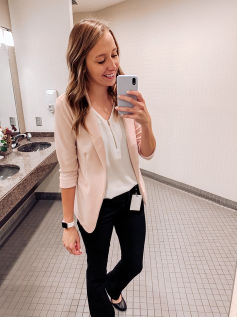 Shop Light Pink Open Front Blazer and other curated products on LTK, the easiest way to shop everything from your favorite influencers. Light Pink Blazer Outfit, Pink Blazer Outfit, Light Pink Blazer, Light Pink Blazers, Look Formal, Easy Work, Blazer Outfit, Open Front Blazer, Shop Light