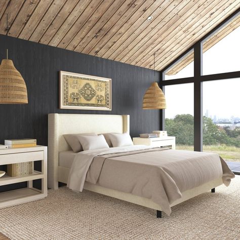 Master bedrooms with accent wall