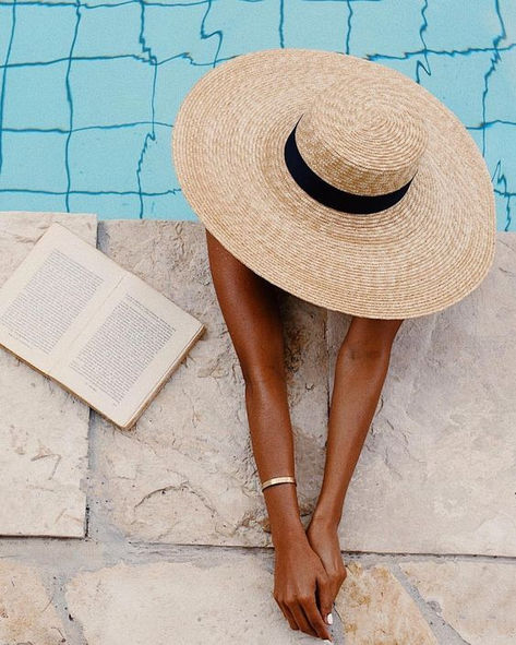 Poolside Fashion, Shotting Photo, Foto Poses, Trik Fotografi, Shooting Photo, Summer Inspiration, Tan Skin, Mode Inspo, Summer Photos