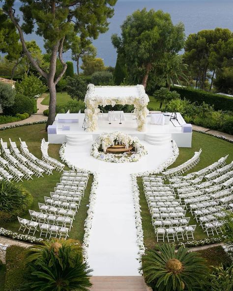 Ghana Wedding Vendors on Instagram: “I mean ... does it get any prettier? Tag someone who would die over this ceremony set up!🤤🤩 . Event Planning: @alejandrapoupelevents …” Outdoor Church Wedding, Wedding Decoration Outdoor, Outside Ceremony, Wedding Ceremony Seating, Ghana Wedding, Rustic Wedding Decorations, Wedding Ceremony Ideas, Dream Wedding Decorations, Ceremony Seating