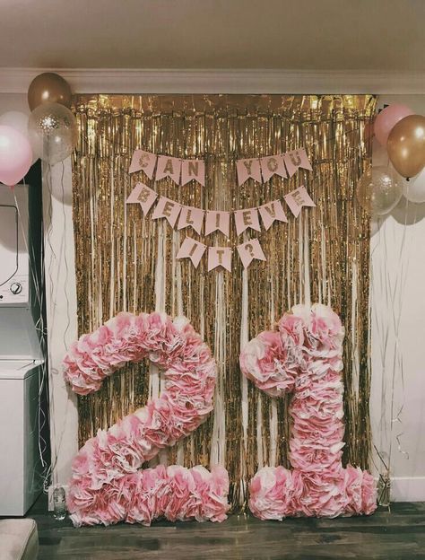 23 Best 21st Birthday Ideas For A Memorable Day - Its Claudia G 21st Party Decorations, 21 Party, 21st Birthday Girl, Pink And Gold Birthday, Pink And Gold Birthday Party, 21st Bday Ideas, Ballon Party, 21st Birthday Decorations, 21st Party