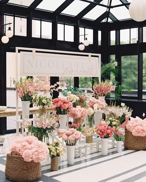 Bridal table flowers