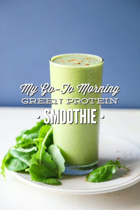 This is my go-to smoothie nearly every single morning. This smoothie is packed full of leafy greens and natural protein (no fancy protein powders). Green Protein Smoothie, Morning Green Smoothie, Paleo Snack, Paleo For Beginners, Overnight Oat, Smoothie Prep, Natural Protein, Green Smoothie Recipes, Protein Smoothie