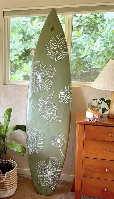 Beach Surfboard, Surf Board Ideas, Surfboard Paint, Diy Surfboard Painting, Surfboards Aesthetic, Surfboard Painting Ideas, Painting Surfboards, Paint Surfboard, Surf Boards Aesthetic