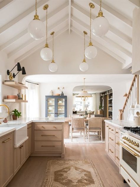 A serene neutral home with Kate Marker Interiors | Little Greene Interior Paint Finishes, Pink And Black Wallpaper, Kate Marker Interiors, Cape Cod Style House, Cabinetry Hardware, Neutral Kitchen, Timeless Interior, Verre Design, Kitchen Ceiling