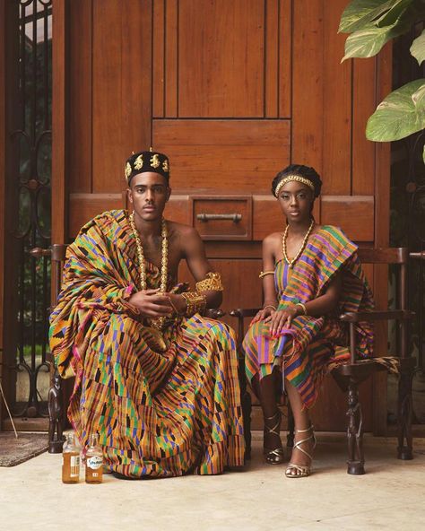 African Culture Clothing, Akan Traditional Wear, Rich African Aesthetic, African Royalty Art, Ghanian Culture Aesthetic, Ivorian Traditional Clothes, Nigerian Culture Aesthetic, Congolese Outfit, Togolese Fashion