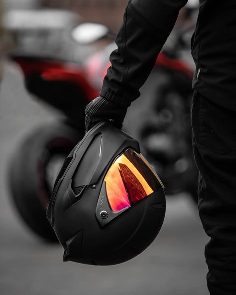 Ruroc Helmets on Instagram: “Fire in your eyes 🔥 Red iridescent lens available at www.ruroc.com now #RurocMoto #Ruroc” Ruroc Helmets, Motorcycle Couple Pictures, Motorcycle Photo Shoot, Biker Helmets, Biker Photography, Image Moto, Biker Photoshoot, Bike Aesthetic, Motorcycle Aesthetic