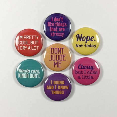 Pin Design Ideas Button, Diy Pins Buttons Badges, Cricut Button Pins, Button Ideas Pins, Badge Button Ideas, Button Maker Ideas, Repurpose Buttons, Pin Design Ideas, Button Quotes