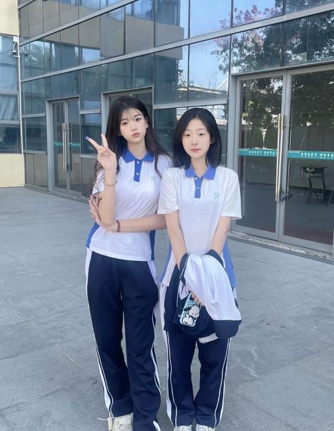 Pe Outfits For School Korean, Boarding School Aesthetic Uniform Pe, School Pe Uniform Aesthetic, Cute Korean School Uniforms, Aesthetic Pe Uniform, Japanese Sports Uniform, Sport Uniform School Korean, Korean Sports Uniform, Highschool Outfits Uniform