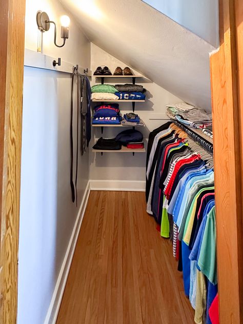 How to Maximize a Sloped Ceiling Closet - Britt and Ivy Design Angled Closet Ideas Sloped Ceiling, Slanted Closet Ideas, Angled Ceiling Closet, Closet With Slanted Ceiling, Slanted Ceiling Closet, Sloped Ceiling Closet, Attic Closet Ideas, Slanted Ceiling Bedroom, Sloped Ceiling Bedroom