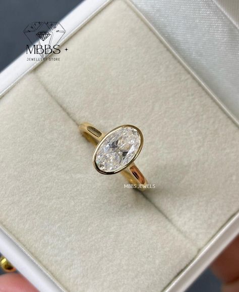 Gold Ring Vintage, Oval Moissanite Ring, Bezel Engagement Ring, Image 3d, Best Wedding Gifts, Ring Bezel, Cvd Diamond, Dream Engagement, Lab Grown Diamonds Engagement