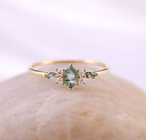 Dainty Boho Engagement Ring, Moss Agate Engagement Ring Dainty, Unique Womens Engagement Rings, Unique Stone Engagement Rings Bohemian, Moss Agate Diamond Ring, Engagement Rings Small Stone, Engagement Rings With Green Stones, Moissanite Ring Gold, Rose Gold Moss Agate Engagement Ring