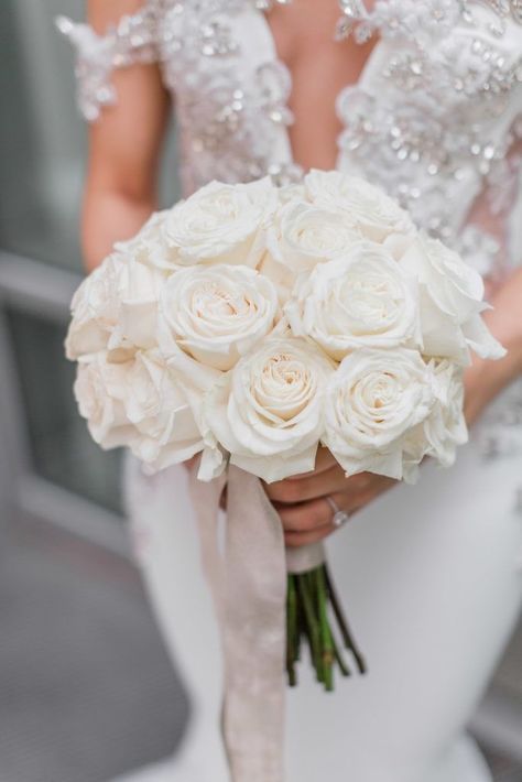 Bride Bouquets Roses, Traditional Bridal Bouquet, All White Rose Bridal Bouquet, Elegant Bridal Bouquet Romantic, Classic Bouquet Wedding, Wedding Bouquets Bride 2024, White And Champagne Bouquet, White Wedding Bouquets Elegant, White Roses Bouquet Wedding