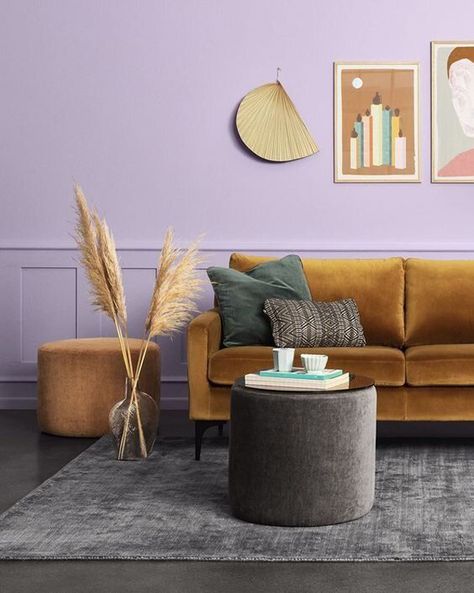 Lilac Living Rooms, Lilac Living Room, Lilac Walls, Lilac Room, Deco Violet, Lilac Wall, Green Wall Color, Purple Interior, Purple Rooms