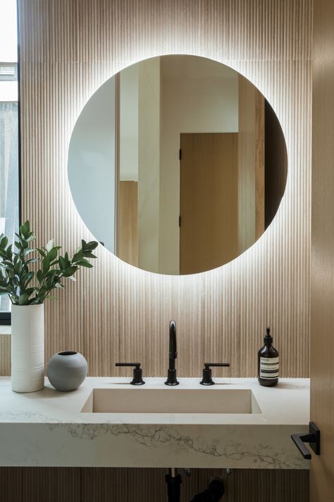 Modern Powder Room Design, Transitional Powder Room, Drømme Bad, Powder Room Lighting, Contemporary Powder Room, Modern Powder Room, Powder Room Remodel, Powder Room Decor, Bad Inspiration