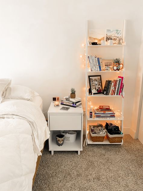 Cozy White Room, White Ladder Bookshelf, Shelves Plant, Bookshelf Aesthetic, Home Office White, Shelf Decor Bedroom, Bookshelf Inspiration, Bookshelves In Bedroom, Small Business Blog