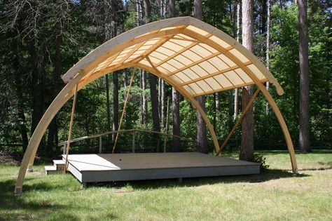 Building the stage cover Backyard Stage For Band, Diy Outdoor Stage, Outdoor Stage Architecture, Outdoor Stage Ideas, Outdoor Stage Design, Tent Platform, Outdoor Stage, Bamboo Architecture, Arch House