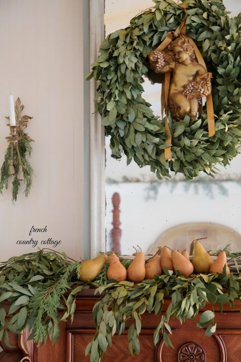 FRENCH COUNTRY COTTAGE: French Country Cottage Christmas ~ Home Tour - bay and pears Country Cottage Christmas, French Country Cottage Christmas, Country Christmas Trees, French Country Christmas, French Christmas, Merry Bright Christmas, Cottage Christmas, Christmas Bedroom, Natural Christmas