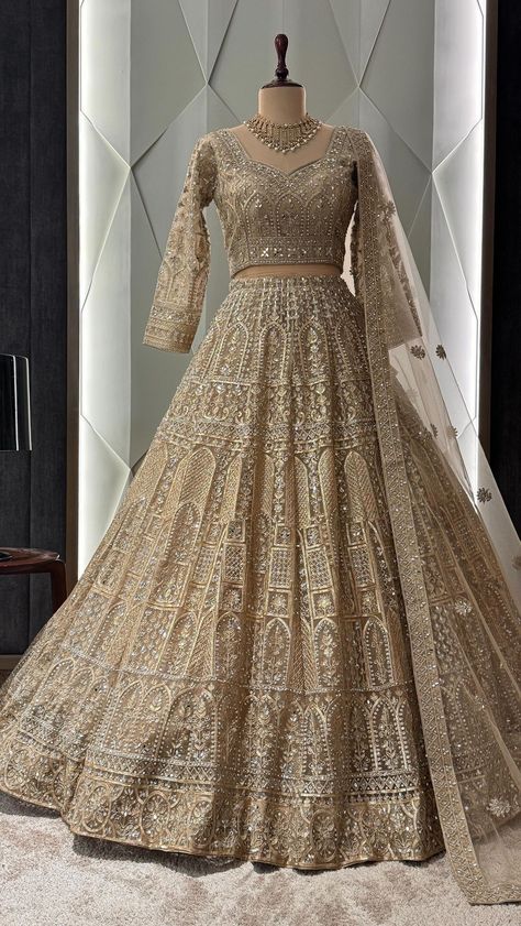 Indian Wedding Bride Dress, Grand Lehenga Indian Weddings, Grand Lehenga For Reception, Reception Lehenga Bridal Indian, Grand Lehenga, Reception Lehenga Bridal, Bridesmaid Dresses Design, Bridal Engagement Dress, Gold Lengha