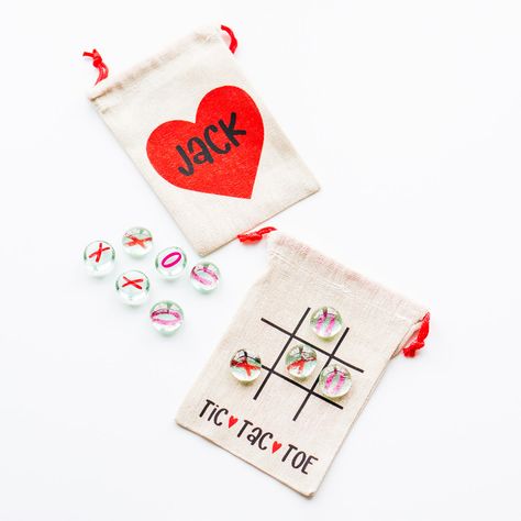 Diy Valentines Favors, Valentine’s Day Cricut, Valentines Tic Tac Toe, Tic Tac Toe Diy, Cricut Valentine Ideas, Free Valentine Svg Files, Valentines Cricut, Cricut Valentines Projects, Cricut Valentine