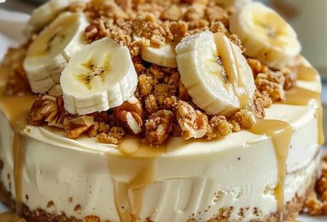 Banana Pudding Crunch Cheesecake Banana Pudding Cheesecake Tacos, Banana Pudding Crunch Cheesecake Recipe, Banana Crunch Cheesecake, Banana Pudding Crunch Cheesecake, Crunch Cheesecake, No Bake Banana Pudding, Pudding Cheesecake, Frozen Cheesecake, Banana Pudding Cheesecake