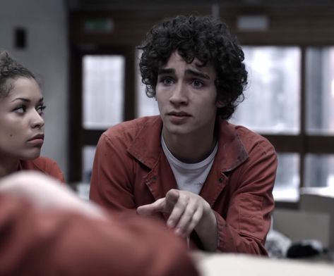 Nathan Young Misfits, Misfits Robert Sheehan, Nathan Misfits, Rob Sheehan, Misfits Nathan, Misfits Tv Show, Robert Sheehan, Boy Celebrities, Fictional Crushes