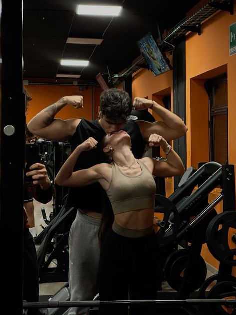 #gym #gymcouple #fyp Fit Couple Aesthetic, Workout Couple, Masc Aesthetic, Gym Date, Funny Airport Signs, Airport Signs, Gym Couple, Gym Crush, Gym Aesthetic