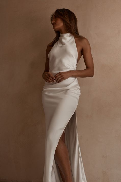 If you love the modern minimalist wedding look, we found your one stop shop for your wedding dress. See all the details here #modernbride #minimalistdress #sophiarichiewedding Wedding Dress Grace Loves Lace, Ivory Satin Wedding Dress, Halter Neck Wedding Dress, Halter Wedding Dress, Minimalist Bride, High Neck Wedding Dress, Neck Wedding Dress, Open Back Wedding Dress, Minimalist Wedding Dresses