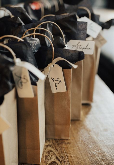 Groomsmen Gift Wrapping Ideas, Groomsmen Bags, Wedding Packaging, Groomsmen Gift Bags, Bridesmaid Bags, Groomsmen Gifts, Wedding Preparation, Bridesmaids And Groomsmen, Groomsmen Gift