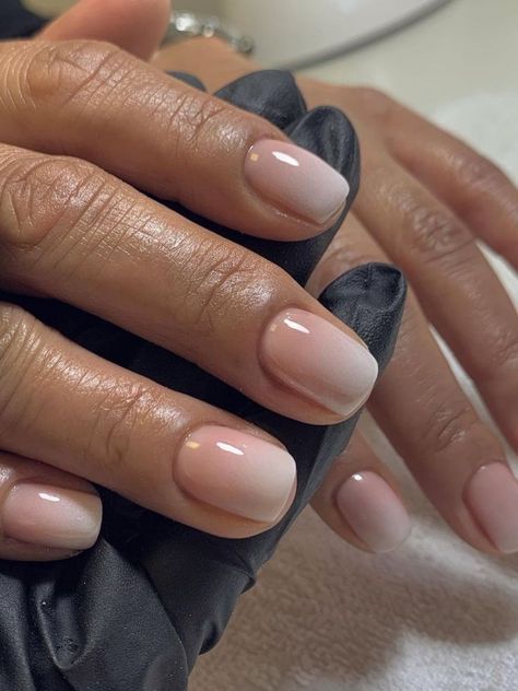 baby boomer (short nude ombre nails) French Manicure Short Nails, Work Appropriate Nails, Squoval Acrylic Nails, Sns Nails Designs, Short French Nails, Natural Nails Manicure, Short Nail Manicure, Natural Gel Nails, Hard Gel Nails