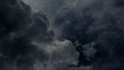 cloud wallpaper for max home screen Ipad Home Screen Background, Storm Desktop Wallpaper, Rainy Ipad Wallpaper, Cloud Wallpaper Aesthetic Laptop, Cloud Macbook Wallpaper, Ipad Home Screen Inspiration, Cloud Pc Wallpaper, Home Screen Laptop Wallpaper, Dark Theme Laptop Wallpaper