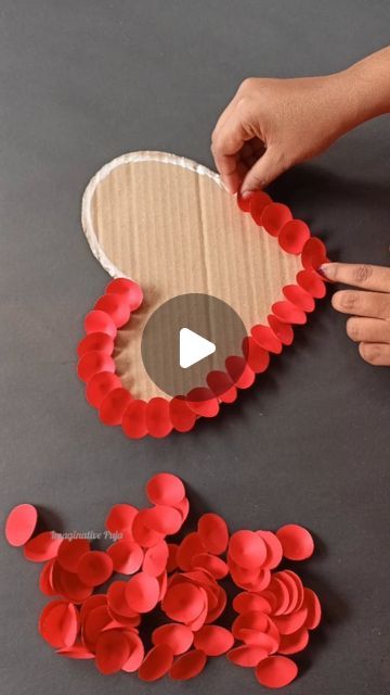 Best Wall Hanging Crafts, Craft For Paper, Craft Wall Hanging Ideas, How To Make A Wall Hanging, Wall Craft Ideas With Paper, How To Make Heart With Paper, How To Make Wall Hangings, Heart Wall Decor Diy, Wall Hanging Ideas With Paper