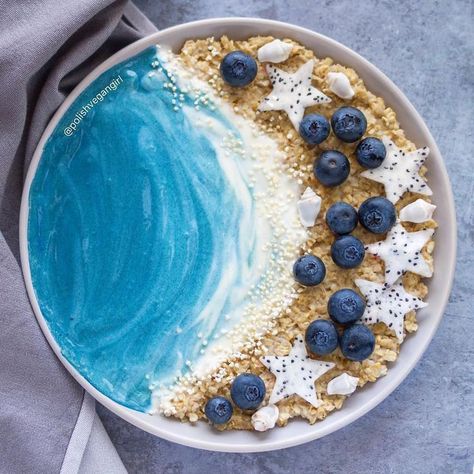 Travel Artist, Resep Smoothie, Vegan Milk, Smoothie Bowl Recipe, God Mat, Instagram Travel, Food Goals, Photographer Photo, Cute Desserts