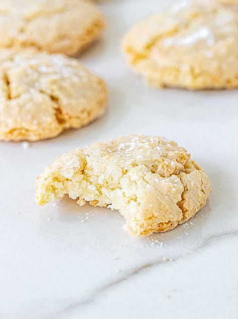 Almond Cookies Gluten Free, Recipes Using Egg Whites Baking, Baking With Egg Whites, Desserts Made With Egg Whites, Desserts Using Egg Whites, Egg Whites Cookies, Egg White Cookies Recipes, Cookies With Egg Whites, Chewy Almond Cookies