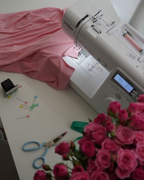 Some beautiful photos of my sewing space 💕 #sewingspace #sewingroom #sewing #sewinglove #sewingmachine #brothersewingmachine #brothersews #tailoring #sewistflatlay #sewersofinstagram #sewinginspiration Sewing Design Aesthetic, Sewing Mood Board, Pink Sewing Aesthetic, Sewing Vision Board, Sewing Asthetic Picture, Dressmaker Aesthetic, Sewing Aesthetic Ideas, Pink Sewing Room, Sewing Machine Aesthetic