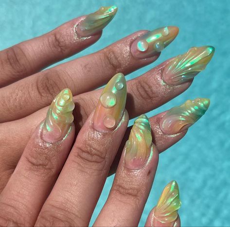 #mermaidcore #mermaid #iridescent #nailart #nailsdesign #nails #nailsideas Mermaid Green Nails, Green Iridescent Nails, Green Mermaid Nails, Mermaid Core Nails, Sea Inspired Nails, Mermaid Chrome Nails, Caribbean Mermaid, Little Mermaid Nails, June Nails