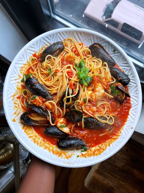 Mussels And Shrimp Pasta, Pasta With Mussels And Shrimp, Pasta With Muscles, Shrimp And Muscles Recipes, Mussel And Shrimp Pasta, Muscles Pasta Recipe, Mussles Recipe Pasta, Muscles And Pasta, Shrimp Mussels Pasta