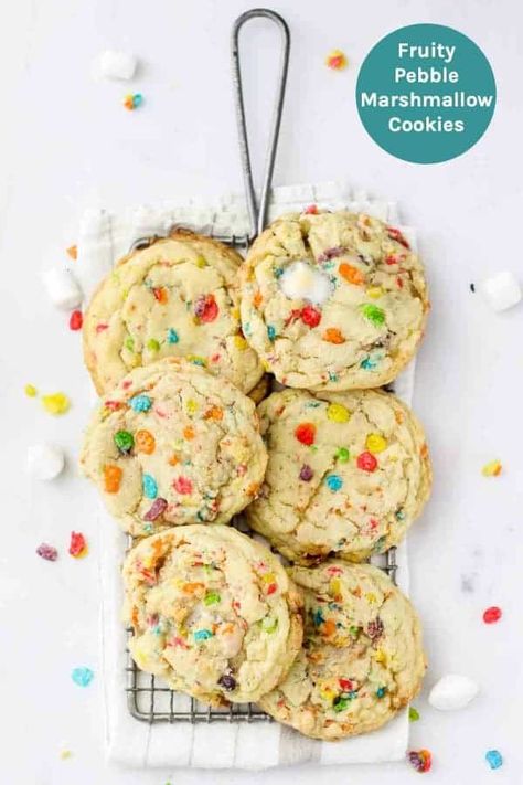 Marshmallow Cookie Recipes, Fruity Pebble Cookies, Cookie Base Recipe, Fruity Pebble, Fruity Pebbles Cereal, Kids Treats, Cereal Cookies, Marshmallow Cookies, Gooey Cookies