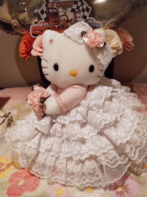 Pink Hello Kitty Quinceanera Dresses, Quince Hello Kitty Theme, Hello Kitty In A Dress, Quinceanera Dresses Hello Kitty, Hello Kitty Themed Quinceanera, Hello Kitty Quince Dress, Hello Kitty Themed Quince, Quinceañera Pink Dress, Cute Quince Dresses