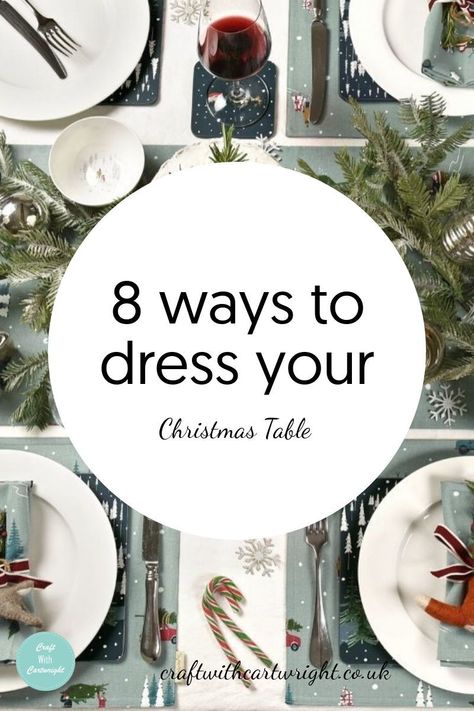 Christmas Table Setting For Two, Table Setting Christmas Holiday, Modern Christmas Dining Table Decor, How To Set Christmas Table, Simple Christmas Dinner Table, Minimal Christmas Table Setting, Simple Xmas Table Settings, Xmas Tables, How To Decorate A Table For Christmas